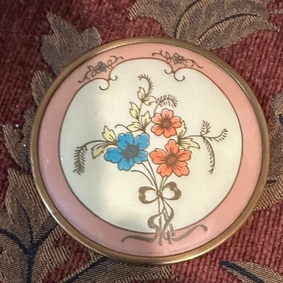 Vintage Floral Glass vanity jar - Picture 5 of 10
